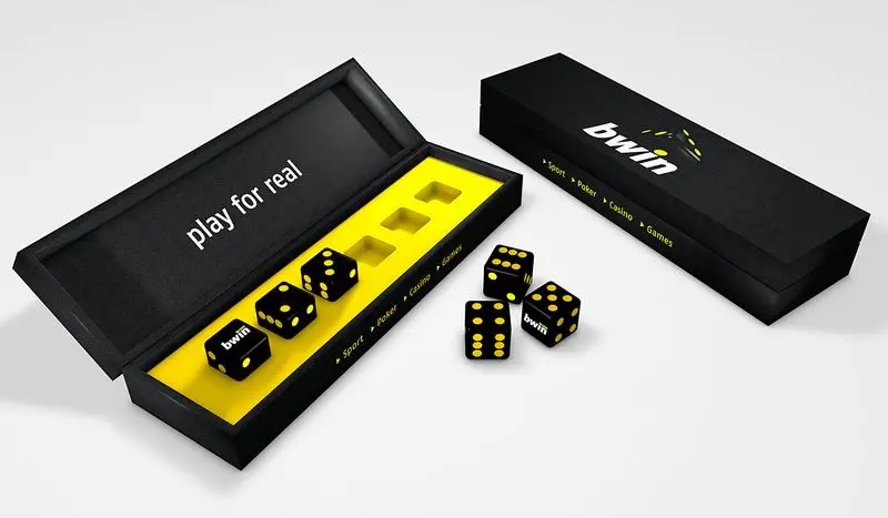 Customized dice set play for real dice